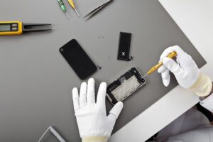 Phone repairing image