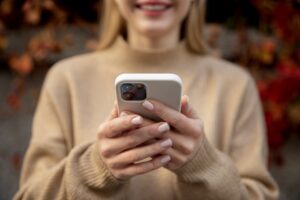 Women holding a iPhone
